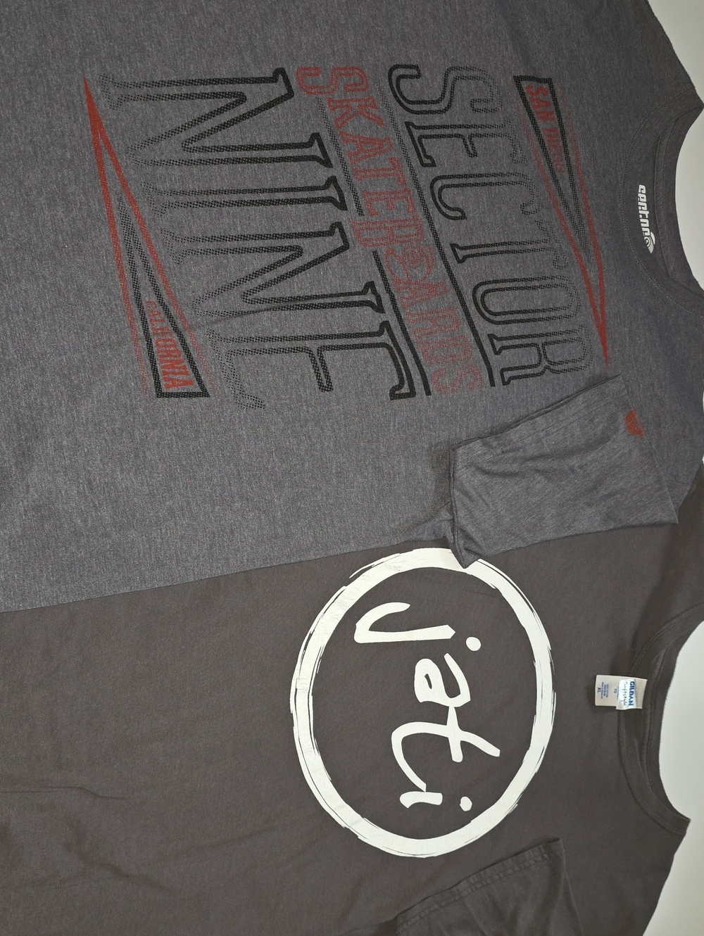 (2)Sector 9 & Jati-Cropped Graphic Short Sleeve Tee - Dark Gray with Red Accents